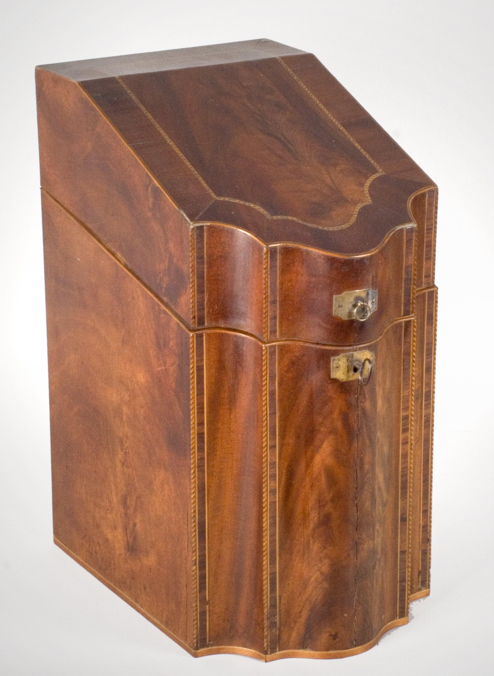 Knife Box, Serpentine Front with Sloping Lid<br />
Mahogany and various inlays, Image 1